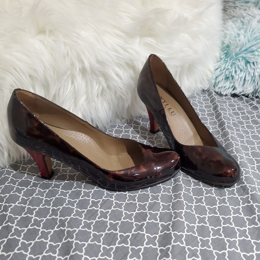 Anyi Lu Patent Leather Pump Tortoise Heel Sz